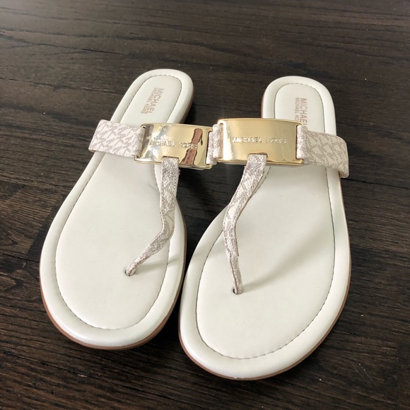 Michael Kors Shoes - ⚡️MICHAEL KORS SANDALS⚡️